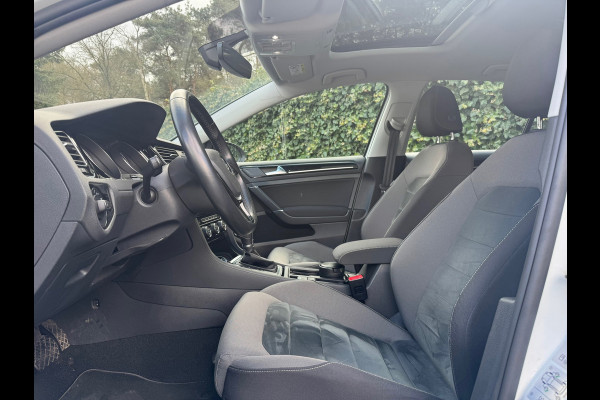 Volkswagen Golf 1.5 TSI Highline PANO/NAVI/CAMERA/LED/SPORTSTOELEN/CLIMATE/PARELMOER !