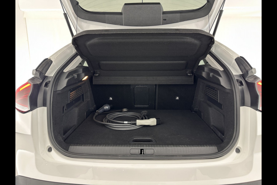 Citroën Ë-C4 Shine 50 kWh [ 3-Fase ] *HEAD-UP | FULL-LED | LEATHER-MICROFIBRE | CAMERA | DIGI-COCKPIT | NAVI-FULLMAP | KEYLESS | COMFORT-SEATS | ECC | LANE-ASSIST | PDC | CCS-FASTLOADER | CRUISE | CARPLAY | 18''ALU*