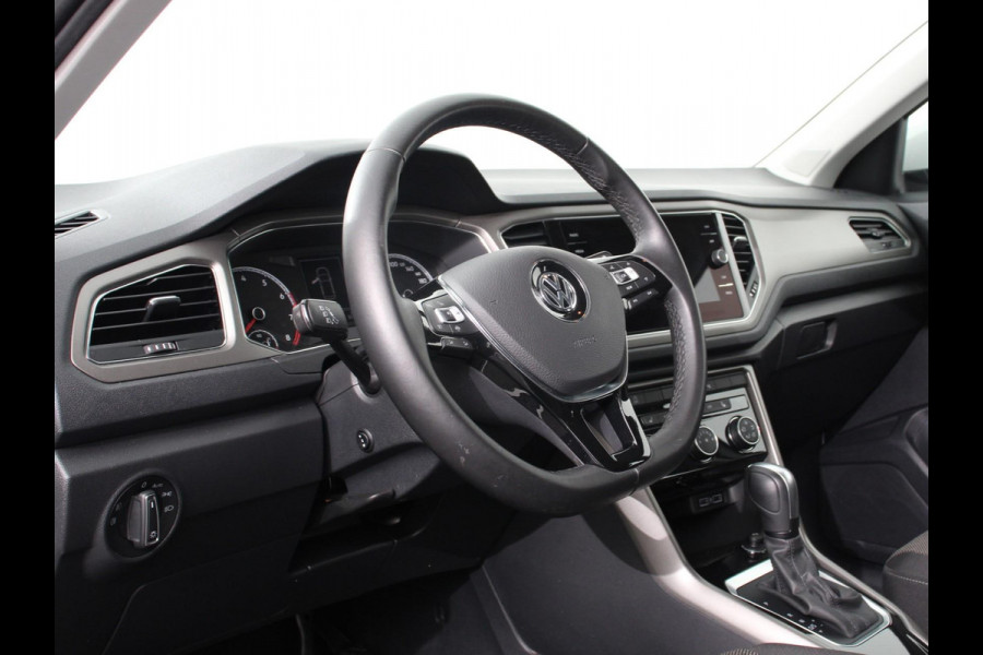 Volkswagen T-Roc 1.5 TSI 150pk Automaat Style Business Navigatie Lichtmetalen Velgen Airco Parkeer sensoren