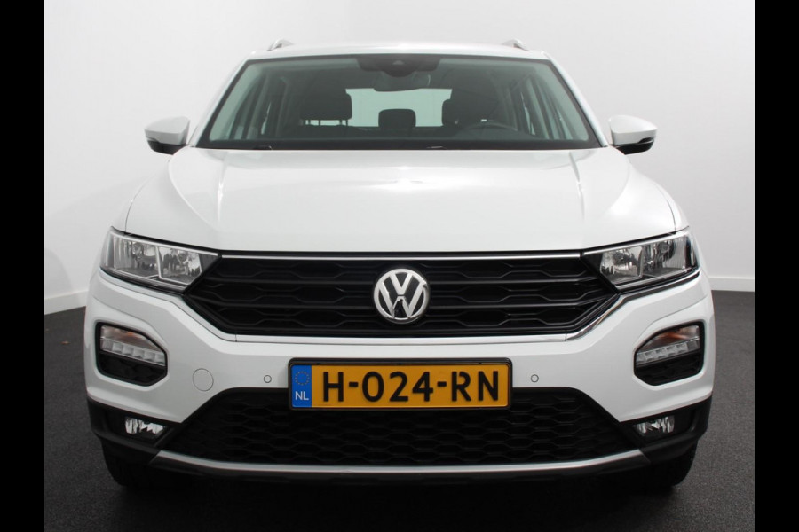 Volkswagen T-Roc 1.5 TSI 150pk Automaat Style Business Navigatie Lichtmetalen Velgen Airco Parkeer sensoren