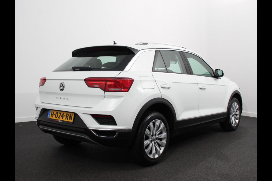Volkswagen T-Roc 1.5 TSI 150pk Automaat Style Business Navigatie Lichtmetalen Velgen Airco Parkeer sensoren