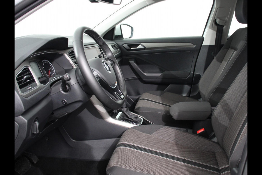 Volkswagen T-Roc 1.5 TSI 150pk Automaat Style Business Navigatie Lichtmetalen Velgen Airco Parkeer sensoren