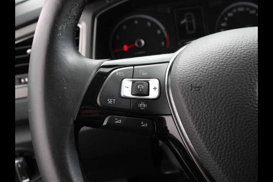 Volkswagen T-Roc 1.5 TSI 150pk Automaat Style Business Navigatie Lichtmetalen Velgen Airco Parkeer sensoren
