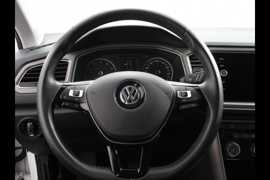 Volkswagen T-Roc 1.5 TSI 150pk Automaat Style Business Navigatie Lichtmetalen Velgen Airco Parkeer sensoren