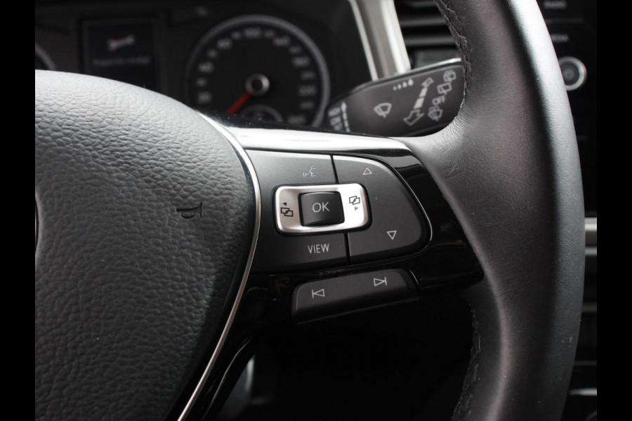 Volkswagen T-Roc 1.5 TSI 150pk Automaat Style Business Navigatie Lichtmetalen Velgen Airco Parkeer sensoren