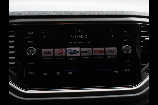 Volkswagen T-Roc 1.5 TSI 150pk Automaat Style Business Navigatie Lichtmetalen Velgen Airco Parkeer sensoren