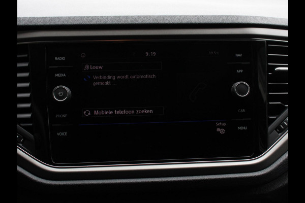 Volkswagen T-Roc 1.5 TSI 150pk Automaat Style Business Navigatie Lichtmetalen Velgen Airco Parkeer sensoren