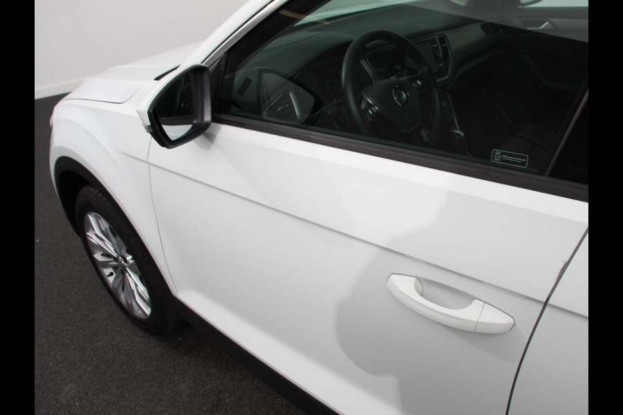 Volkswagen T-Roc 1.5 TSI 150pk Automaat Style Business Navigatie Lichtmetalen Velgen Airco Parkeer sensoren