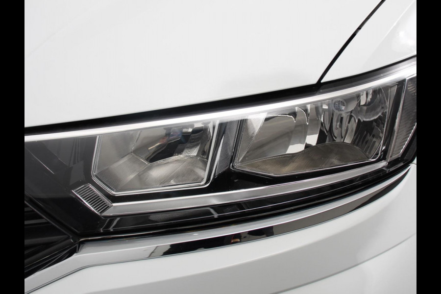 Volkswagen T-Roc 1.5 TSI 150pk Automaat Style Business Navigatie Lichtmetalen Velgen Airco Parkeer sensoren