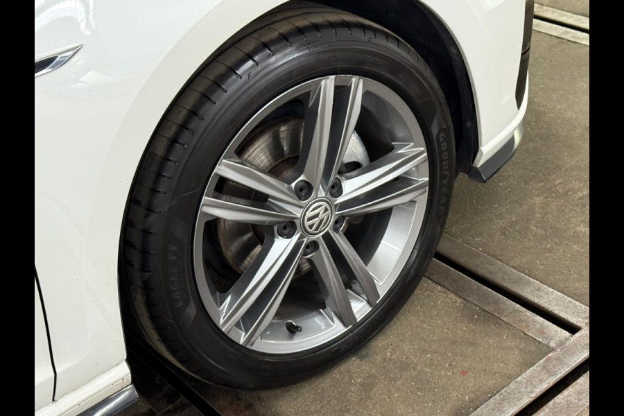 Volkswagen Golf 1.5 TSI 150 PK DSG R-Line | Leer | Navi | Pano | LED | 17' inch | Adaptive Cruise