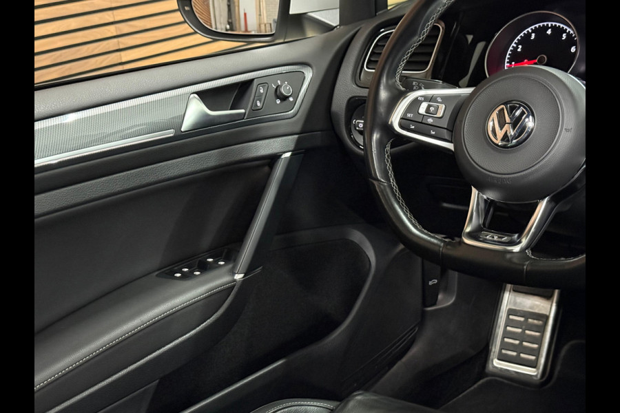 Volkswagen Golf 1.5 TSI 150 PK DSG R-Line | Leer | Navi | Pano | LED | 17' inch | Adaptive Cruise