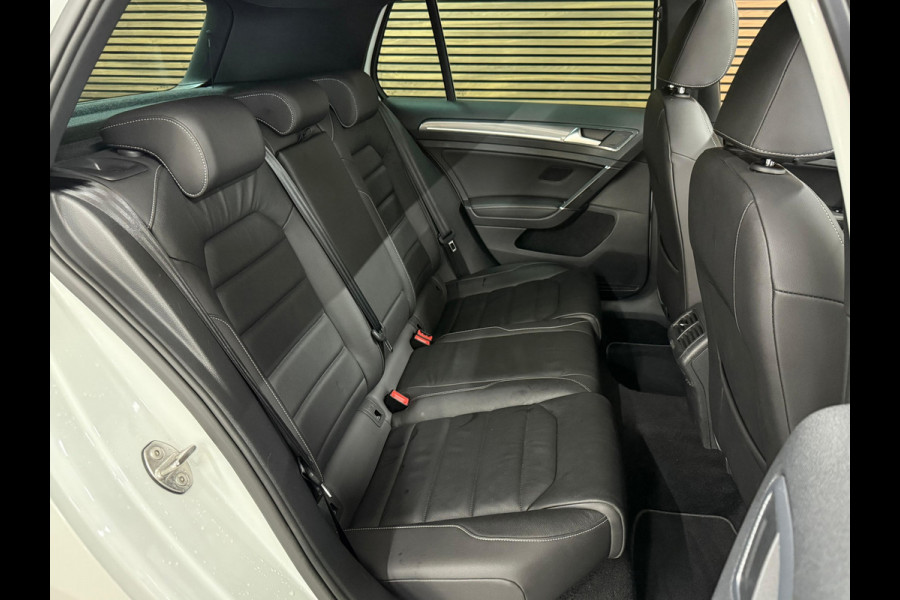 Volkswagen Golf 1.5 TSI 150 PK DSG R-Line | Leer | Navi | Pano | LED | 17' inch | Adaptive Cruise