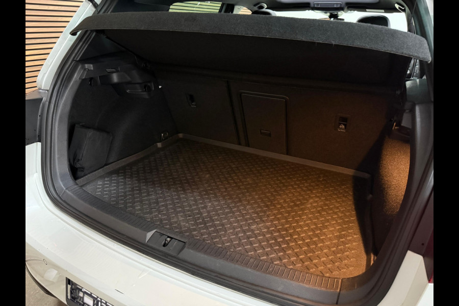 Volkswagen Golf 1.5 TSI 150 PK DSG R-Line | Leer | Navi | Pano | LED | 17' inch | Adaptive Cruise