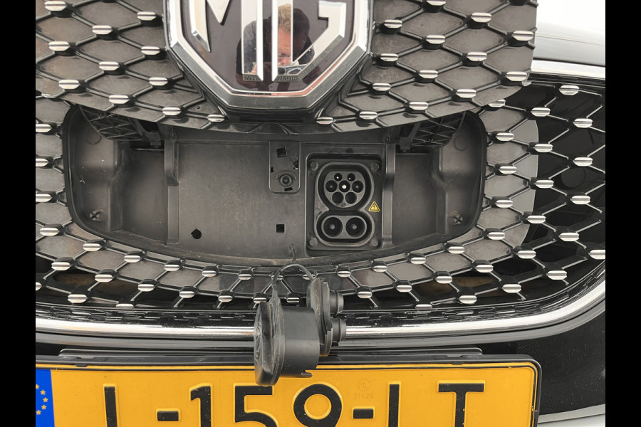 MG ZS EV Luxury 45 kWh (INCL-BTW) *PANO | FULL-LEATHER | CCS-FASTLOADER | KEYLESS | NAVI-FULLMAP | ADAPTIVE-CRUISE | CAMERA | HEATED-SPORTSEATS | CARPLAY | BLINDSPOT | DAB | LANE-ASSIST | 17"ALU*