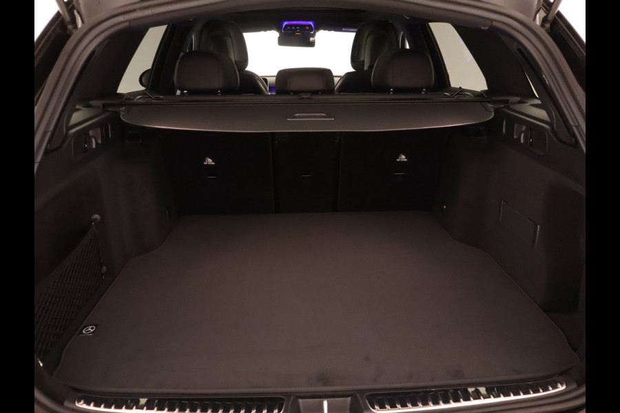 Mercedes-Benz C-Klasse Estate 180 Star Edition AMG Line | Nightpakket | Parkeerpakket met achteruitrijcamera | EASY PACK achterklep | Antidiefstalpakket GUARD 360° Plus | USB-pakket | Memorypakket | Dodehoekassistent |