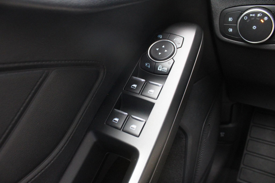 Ford FOCUS Wagon 2.3 EcoBoost ST-3 | Automaat 280pk! | Dubbele Wielset | Panoramadak | Winter Pack | Adaptive cruise control | Adaptive LED | Head up Display | Camera |
