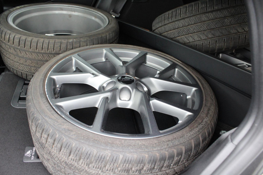 Ford FOCUS Wagon 2.3 EcoBoost ST-3 | Automaat 280pk! | Dubbele Wielset | Panoramadak | Winter Pack | Adaptive cruise control | Adaptive LED | Head up Display | Camera |