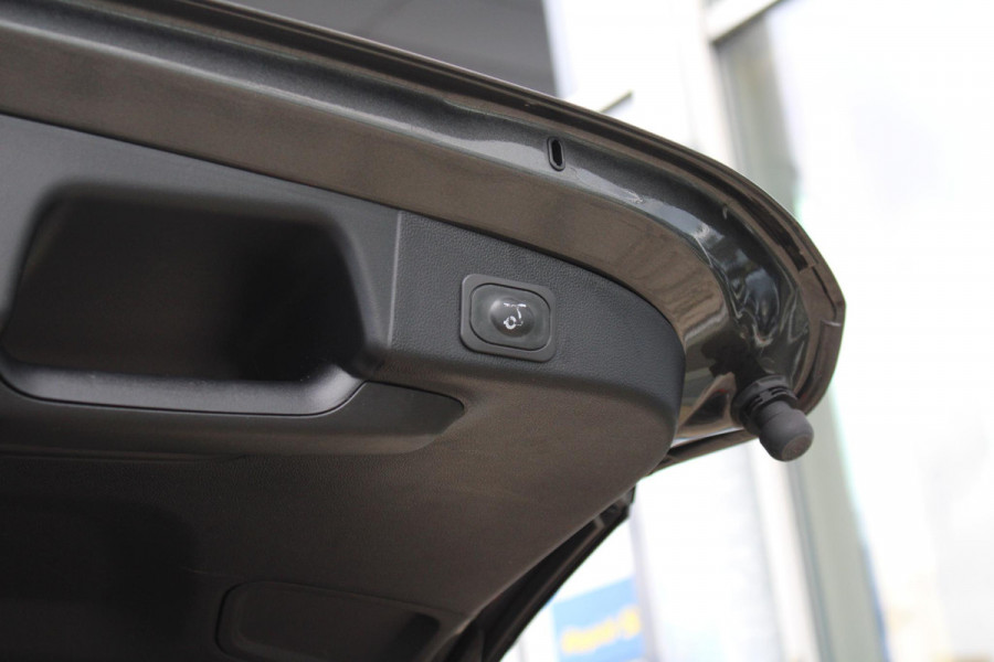 Ford FOCUS Wagon 2.3 EcoBoost ST-3 | Automaat 280pk! | Dubbele Wielset | Panoramadak | Winter Pack | Adaptive cruise control | Adaptive LED | Head up Display | Camera |