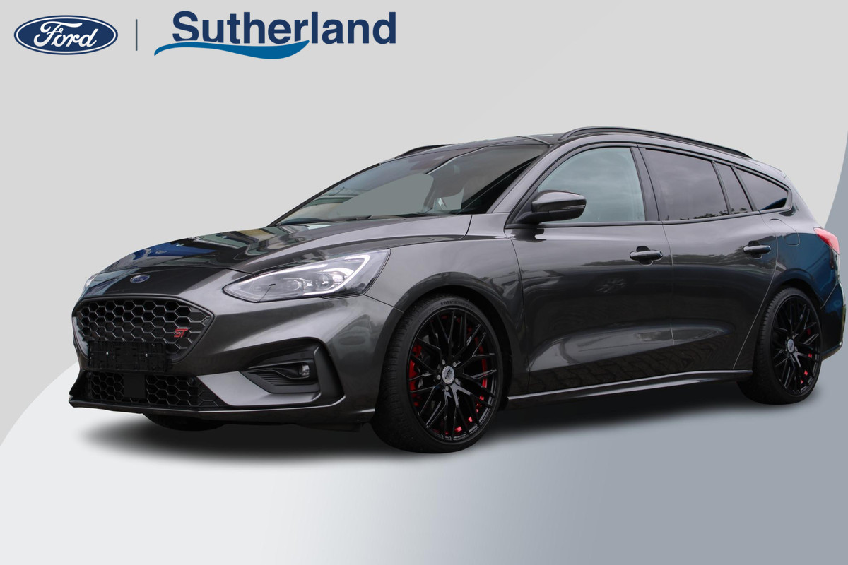 Ford FOCUS Wagon 2.3 EcoBoost ST-3 | Automaat 280pk! | Dubbele Wielset | Panoramadak | Winter Pack | Adaptive cruise control | Adaptive LED | Head up Display | Camera | Ford FOCUS Wagon 2.3 EcoBoost ST-3 | Automaat 280pk! | Dubbele Wielset | Panoramadak | Winter Pack | Adaptive cruise control | Adaptive LED | Head up Display | Camera |