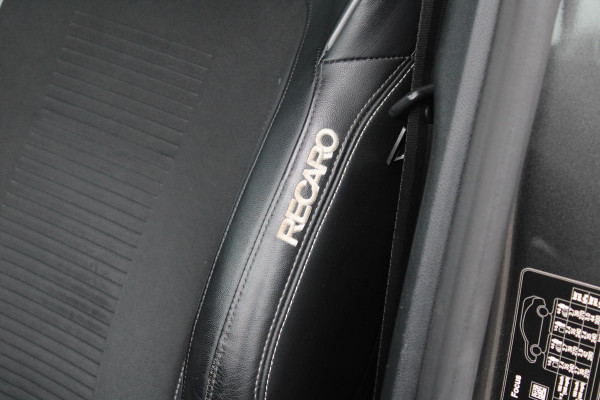 Ford FOCUS Wagon 2.3 EcoBoost ST-3 | Automaat 280pk! | Dubbele Wielset | Panoramadak | Winter Pack | Adaptive cruise control | Adaptive LED | Head up Display | Camera |