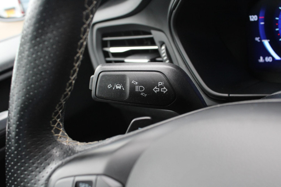 Ford FOCUS Wagon 2.3 EcoBoost ST-3 | Automaat 280pk! | Dubbele Wielset | Panoramadak | Winter Pack | Adaptive cruise control | Adaptive LED | Head up Display | Camera |