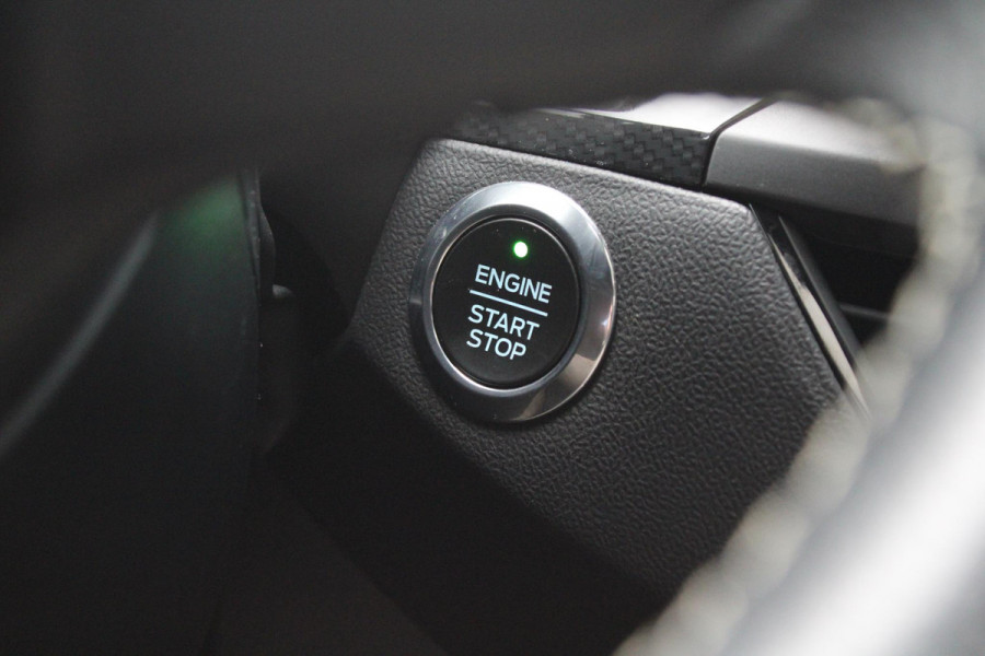 Ford FOCUS Wagon 2.3 EcoBoost ST-3 | Automaat 280pk! | Dubbele Wielset | Panoramadak | Winter Pack | Adaptive cruise control | Adaptive LED | Head up Display | Camera |
