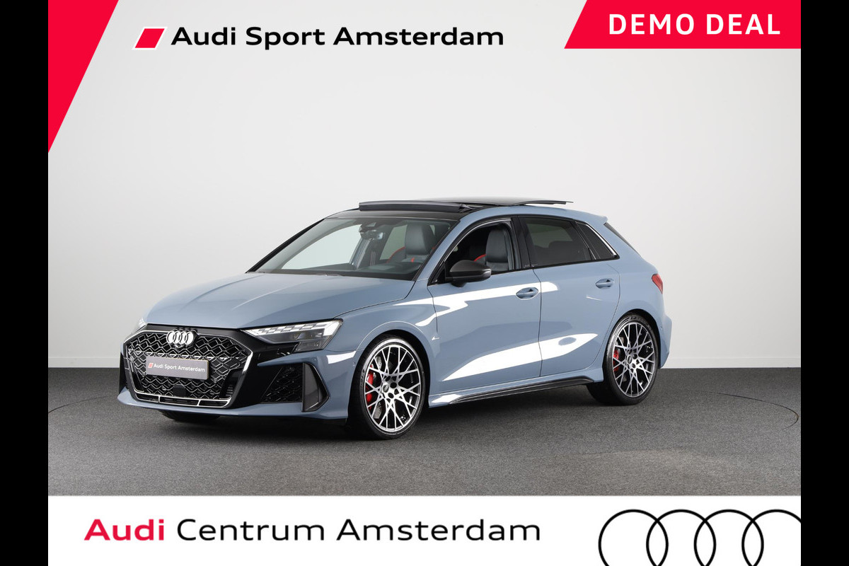 Audi RS 3 SPORTBACK 2.5 TFSI quattro 400pk Panoramadak | RS-sportuitlaatsysteem | RS carbon glanszwart | topsnelheid 280 km/h | Adaptief onderstel Audi RS 3 SPORTBACK 2.5 TFSI quattro 400pk Panoramadak | RS-sportuitlaatsysteem | RS carbon glanszwart | topsnelheid 280 km/h | Adaptief onderstel