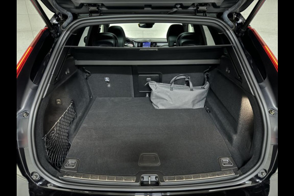 Volvo XC60 2.0 T8 AWD Polestar Engineered H/K Pano HUD ACC Trekh.