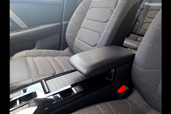 Citroën C4 1.2 Feel Pack Automaat | Trekhaak | Navi | Camera | HUD | LED | Climate Control | (occasion)