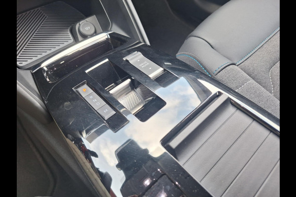 Citroën C4 1.2 Feel Pack Automaat | Trekhaak | Navi | Camera | HUD | LED | Climate Control | (occasion)
