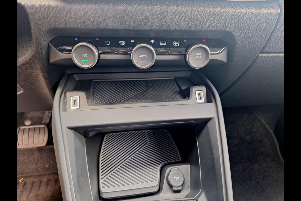 Citroën C4 1.2 Feel Pack Automaat | Trekhaak | Navi | Camera | HUD | LED | Climate Control | (occasion)