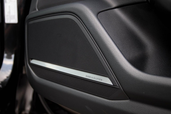 Audi A6 Avant 55 TFSI e Quattro Competition S line Edition 367pk Automaat|Kuipstoelen|Panoramadak|Virtual Cockpit|LED Matrix|Black