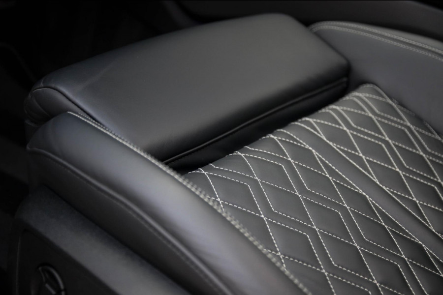 Audi A6 Avant 55 TFSI e Quattro Competition S line Edition 367pk Automaat|Kuipstoelen|Panoramadak|Virtual Cockpit|LED Matrix|Black
