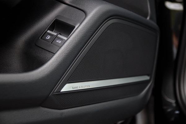 Audi A6 Avant 55 TFSI e Quattro Competition S line Edition 367pk Automaat|Kuipstoelen|Panoramadak|Virtual Cockpit|LED Matrix|Black