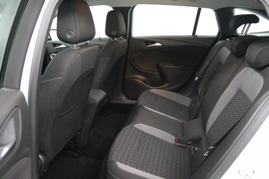 Opel Astra Sports Tourer 1.4 Edition Automaat (CAMERA, CLIMATE, CRUISE CONTROL, NAVIGATIE, NL-AUTO, GOED ONDERHOUDEN)
