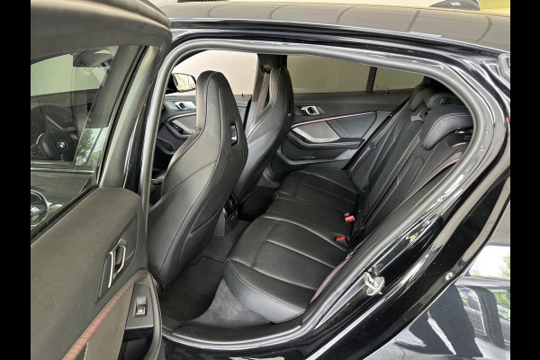 BMW 1-serie M135i xDrive High Executive|306PK