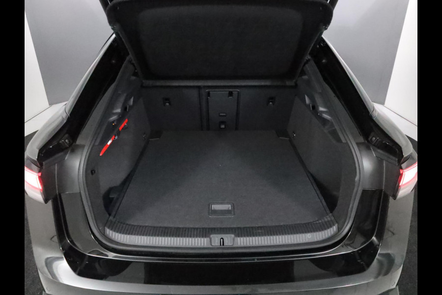 Volkswagen ID.7 Pro Business 77 kWh el.trekhaak| Pano-dak| 20'LM-velgen| Warmtepomp
