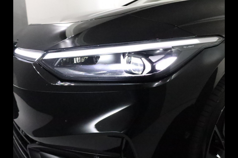Volkswagen ID.7 Pro Business 77 kWh el.trekhaak| Pano-dak| 20'LM-velgen| Warmtepomp