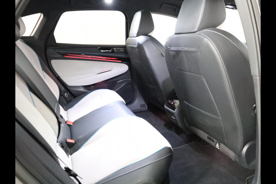 Volkswagen ID.7 Pro Business 77 kWh el.trekhaak| Pano-dak| 20'LM-velgen| Warmtepomp