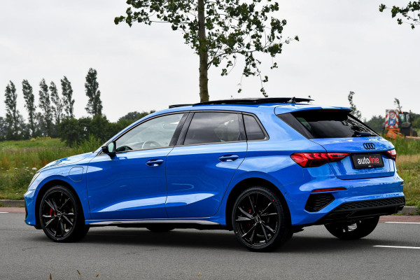 Audi A3 Sportback 45 TFSI e S edition Competition. Pano, RS stoelen, ACC, Keyless, B&O, Sfeer, Matrix, Camera, Dodeh, CarPlay!