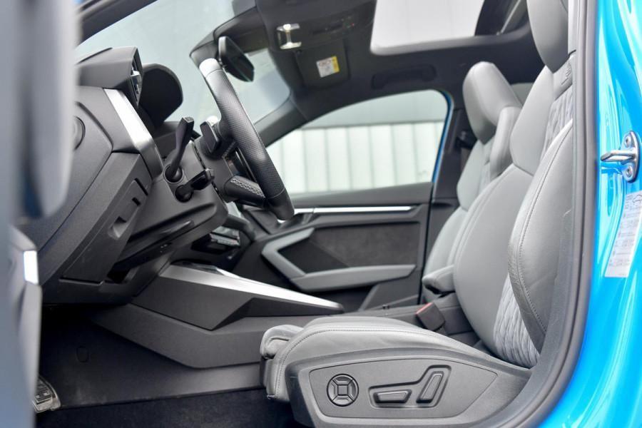 Audi A3 Sportback 45 TFSI e S edition Competition. Pano, RS stoelen, ACC, Keyless, B&O, Sfeer, Matrix, Camera, Dodeh, CarPlay!