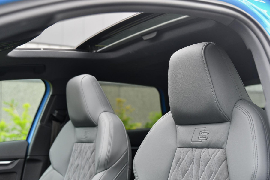 Audi A3 Sportback 45 TFSI e S edition Competition. Pano, RS stoelen, ACC, Keyless, B&O, Sfeer, Matrix, Camera, Dodeh, CarPlay!