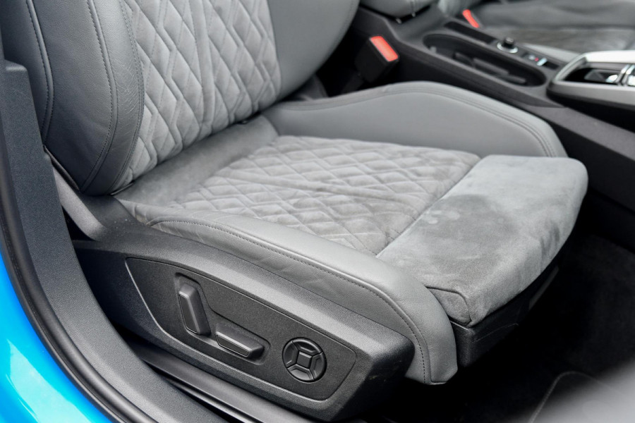Audi A3 Sportback 45 TFSI e S edition Competition. Pano, RS stoelen, ACC, Keyless, B&O, Sfeer, Matrix, Camera, Dodeh, CarPlay!