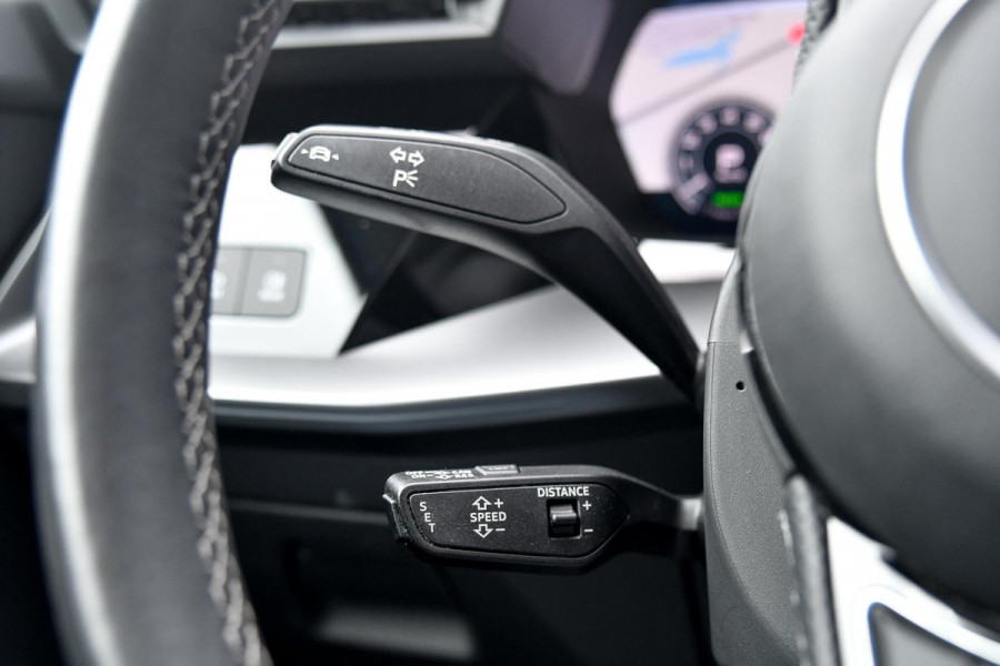 Audi A3 Sportback 45 TFSI e S edition Competition. Pano, RS stoelen, ACC, Keyless, B&O, Sfeer, Matrix, Camera, Dodeh, CarPlay!