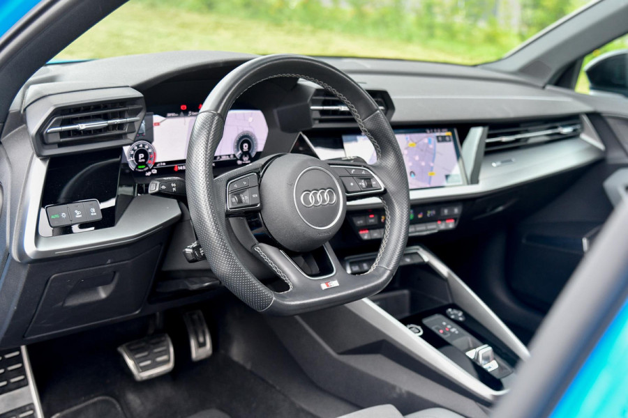 Audi A3 Sportback 45 TFSI e S edition Competition. Pano, RS stoelen, ACC, Keyless, B&O, Sfeer, Matrix, Camera, Dodeh, CarPlay!