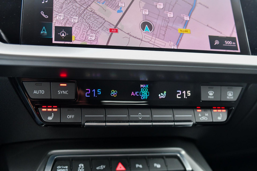 Audi A3 Sportback 45 TFSI e S edition Competition. Pano, RS stoelen, ACC, Keyless, B&O, Sfeer, Matrix, Camera, Dodeh, CarPlay!