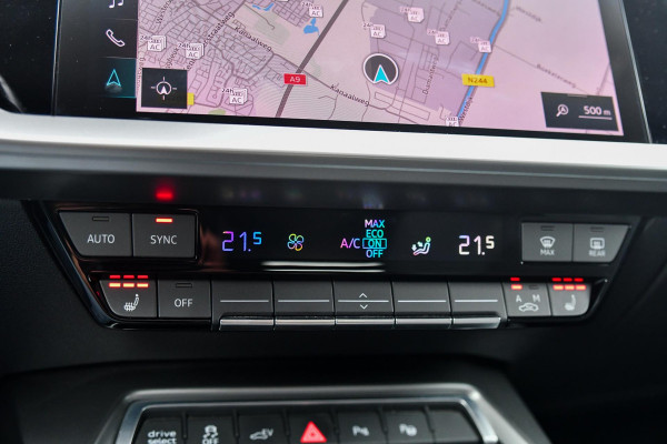 Audi A3 Sportback 45 TFSI e S edition Competition. Pano, RS stoelen, ACC, Keyless, B&O, Sfeer, Matrix, Camera, Dodeh, CarPlay!