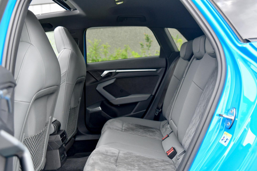 Audi A3 Sportback 45 TFSI e S edition Competition. Pano, RS stoelen, ACC, Keyless, B&O, Sfeer, Matrix, Camera, Dodeh, CarPlay!