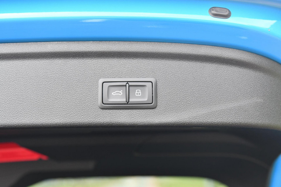 Audi A3 Sportback 45 TFSI e S edition Competition. Pano, RS stoelen, ACC, Keyless, B&O, Sfeer, Matrix, Camera, Dodeh, CarPlay!