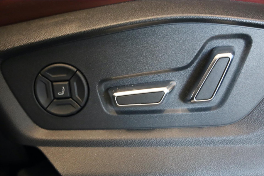 Audi Q8 4.0 TFSI SQ8 QUATTRO MATRIX LED RED LEDER INTERIOR CAMERA 23" VELGEN B&O LEASE / INRUIL MOGELIJK